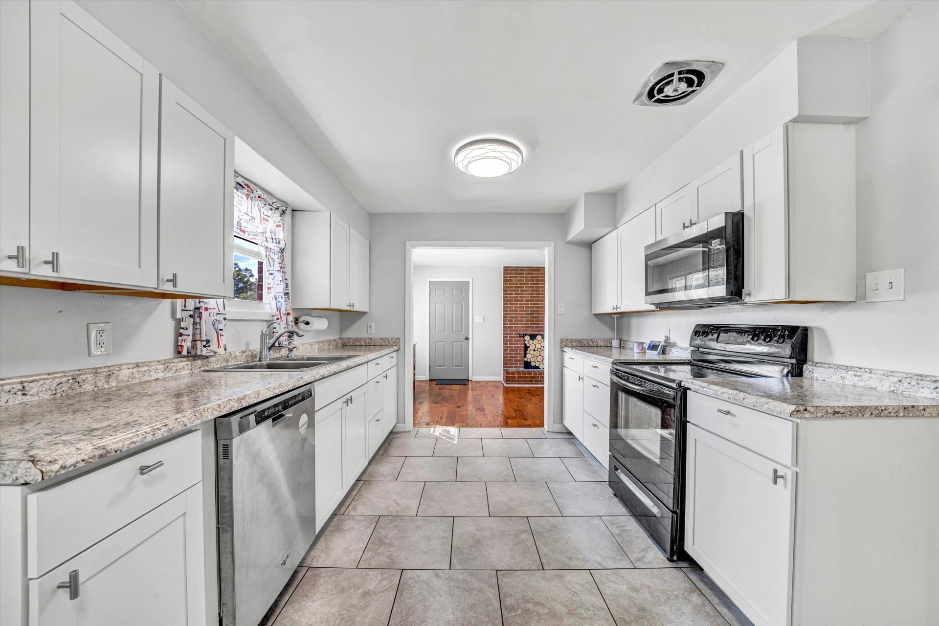 4731 Peach Tree DR - Photo 16