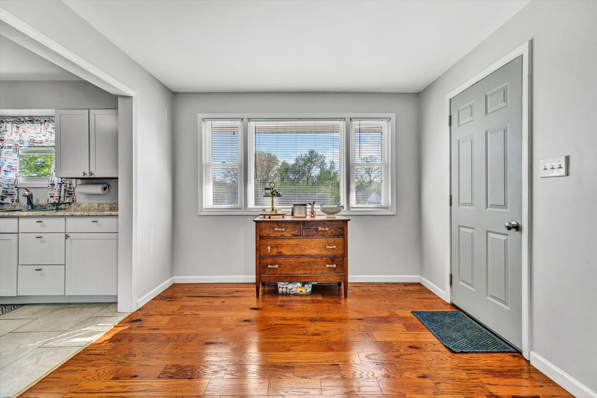 4731 Peach Tree DR - Photo 9