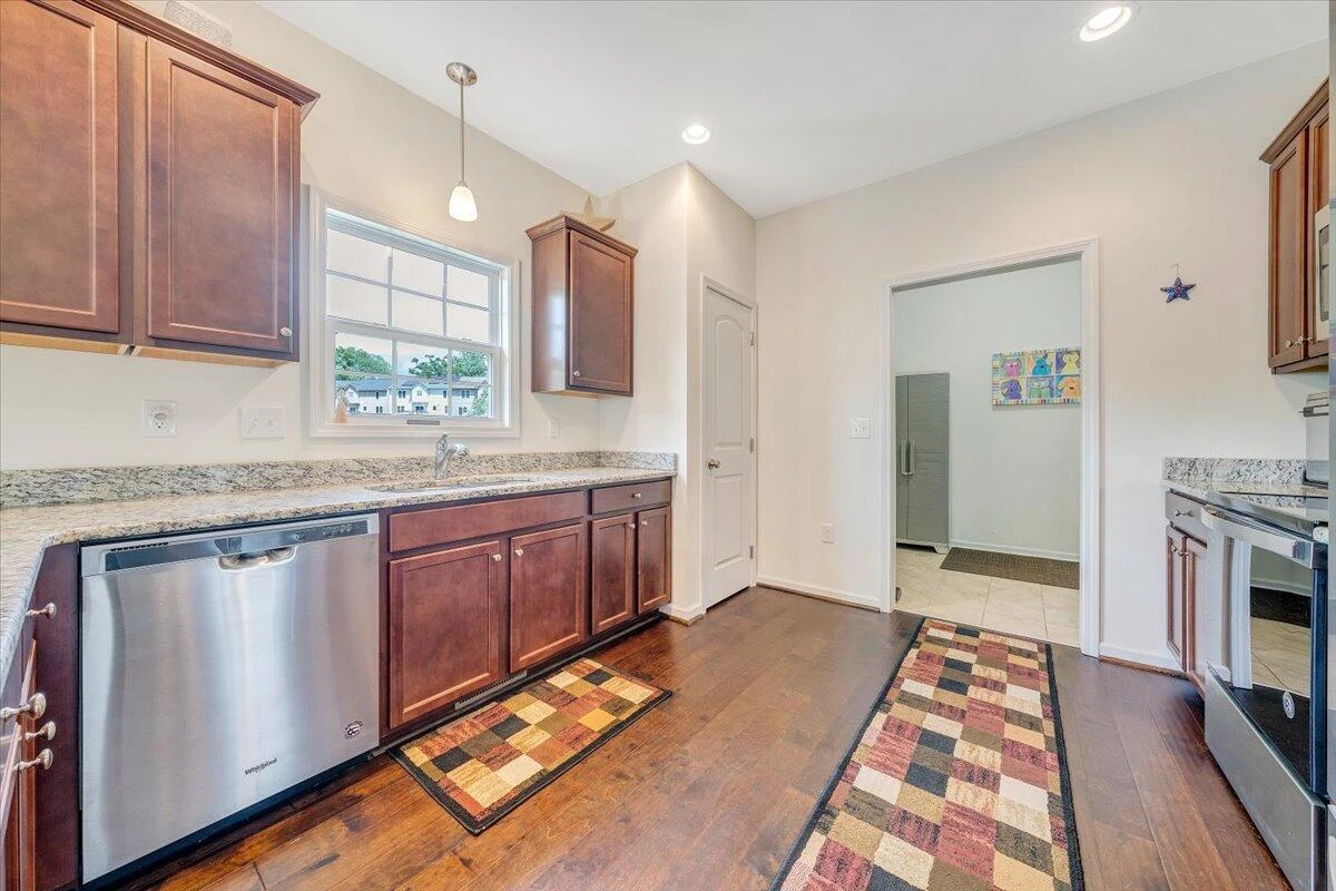 8327 Leighburn DR - Photo 15