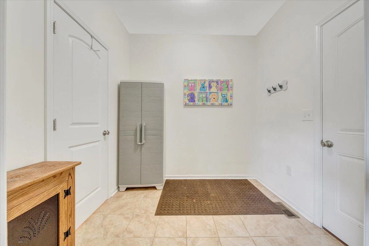 8327 Leighburn DR - Photo 18