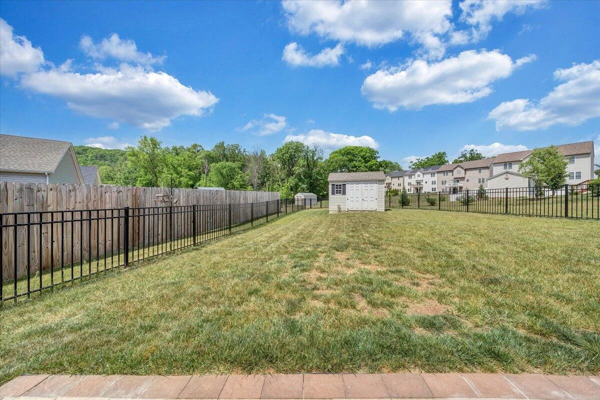 8327 Leighburn DR - Photo 36