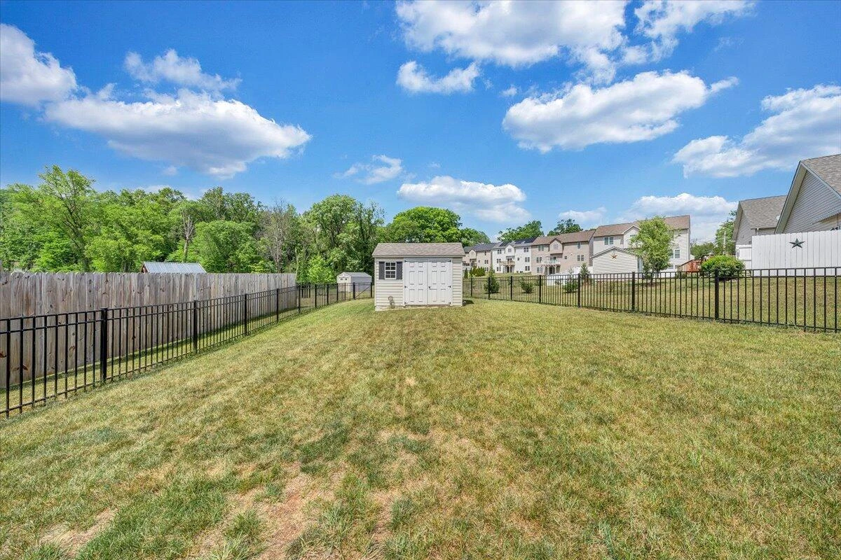 8327 Leighburn DR - Photo 37
