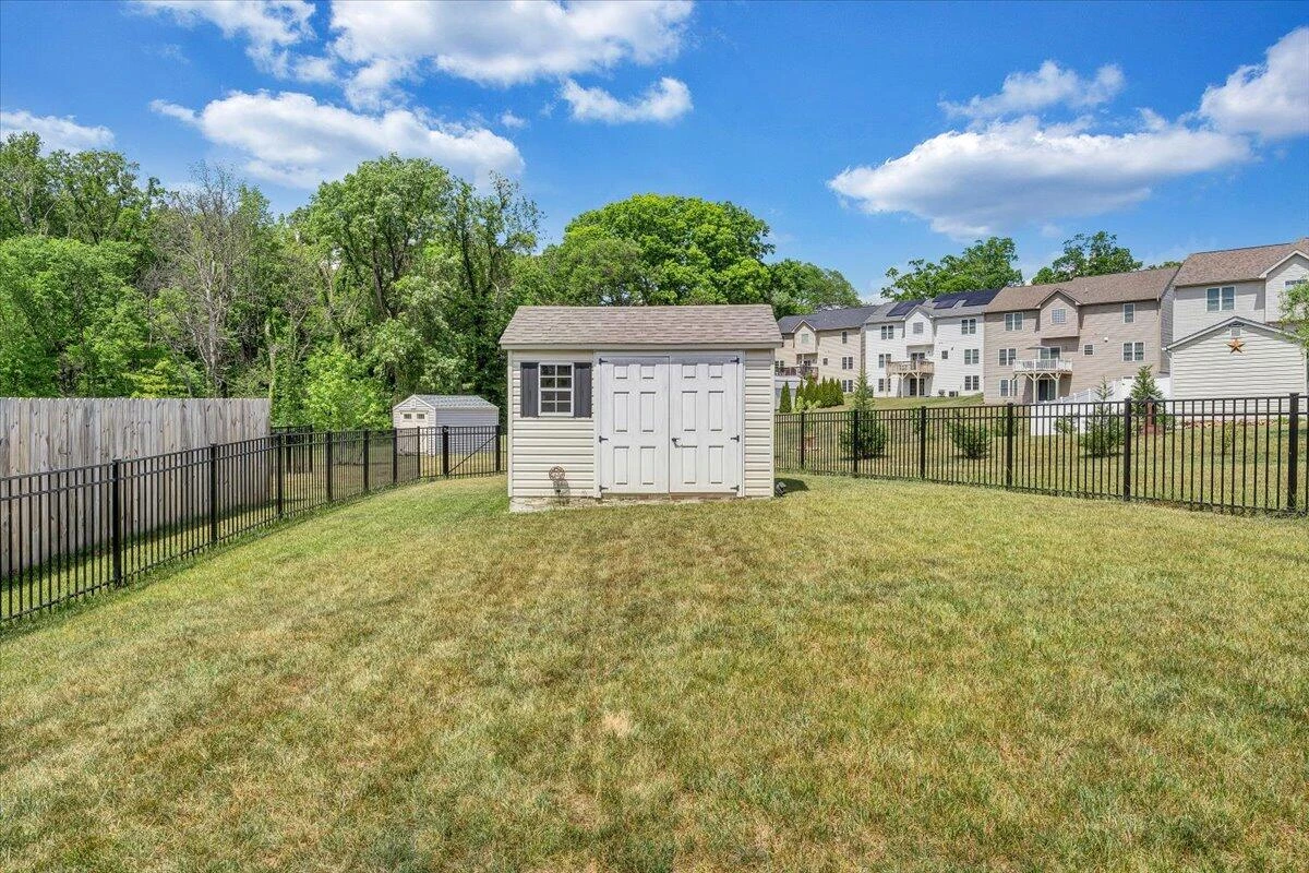 8327 Leighburn DR - Photo 38