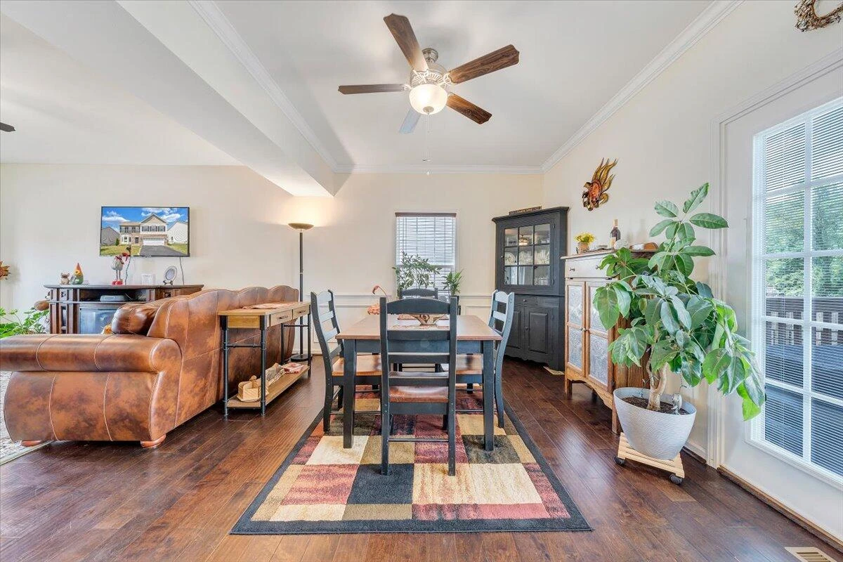 8327 Leighburn DR - Photo 10