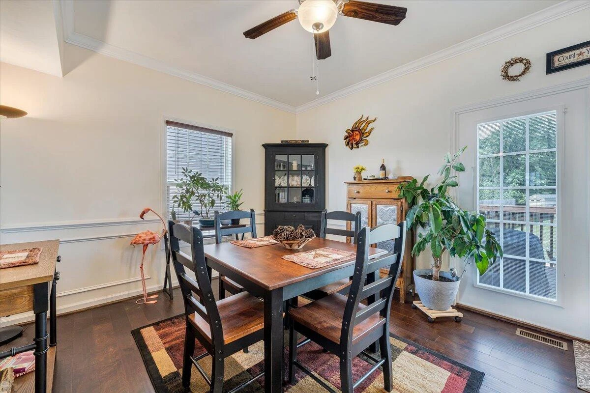 8327 Leighburn DR - Photo 12