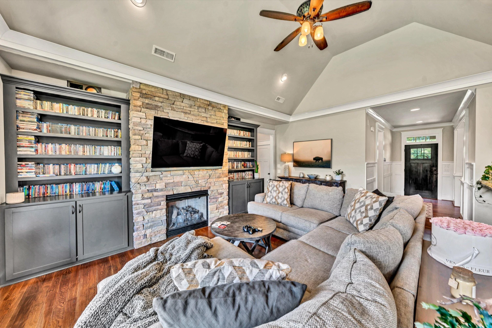 215 Bermuda DR - Photo 14