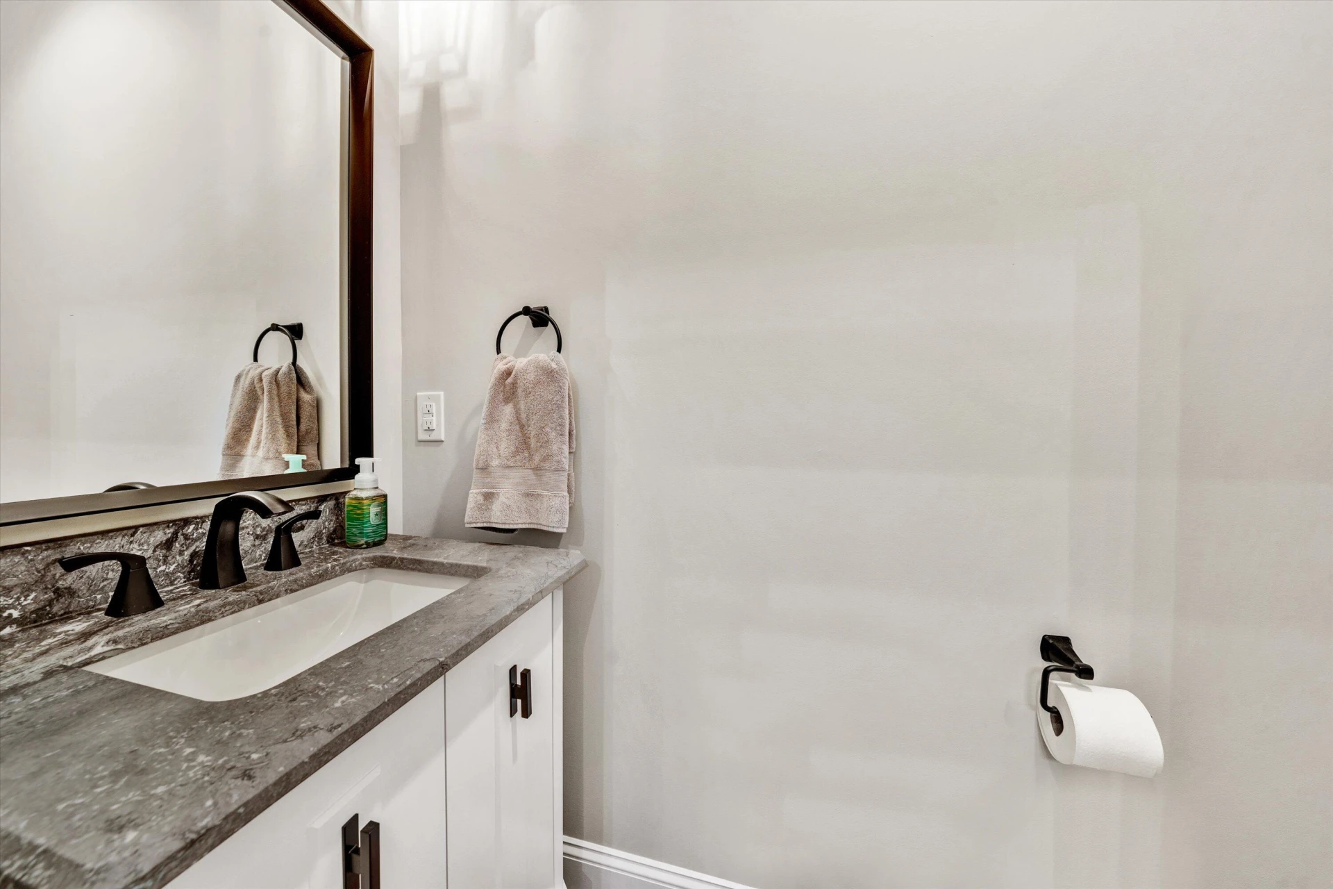 215 Bermuda DR - Photo 25
