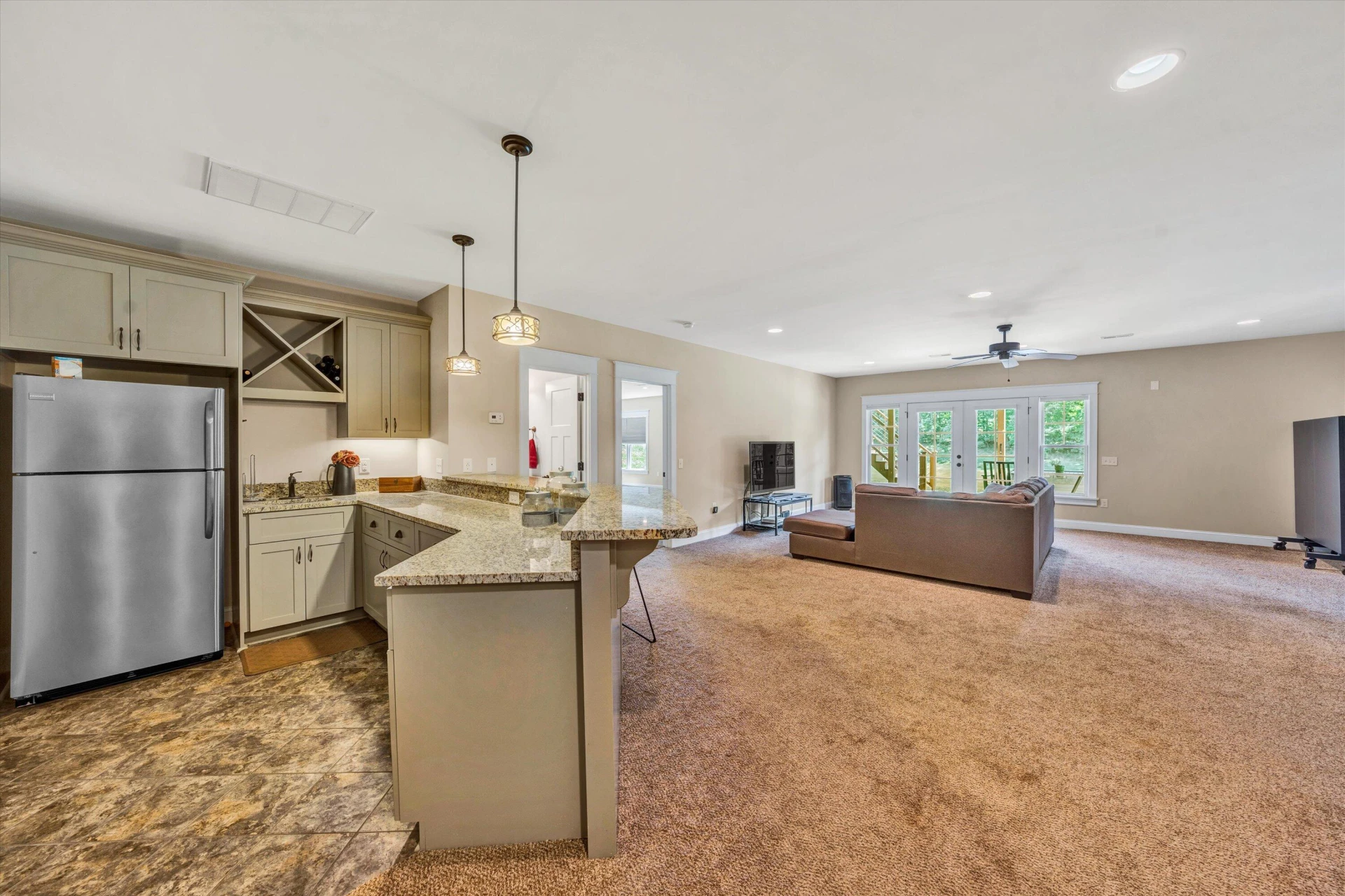 215 Bermuda DR - Photo 37