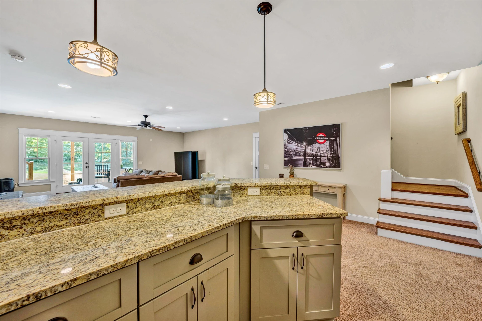 215 Bermuda DR - Photo 38