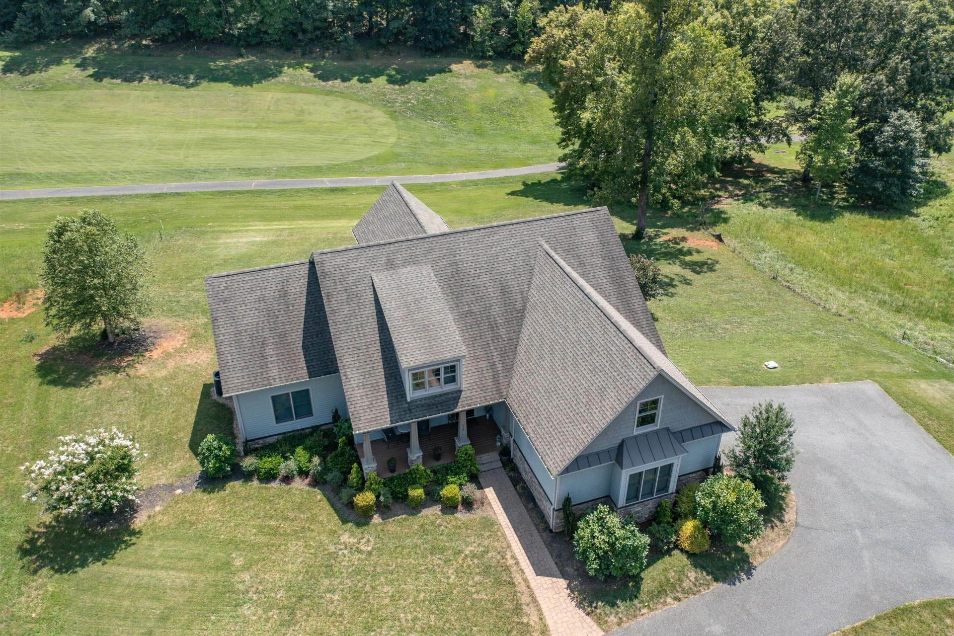 215 Bermuda DR - Photo 4