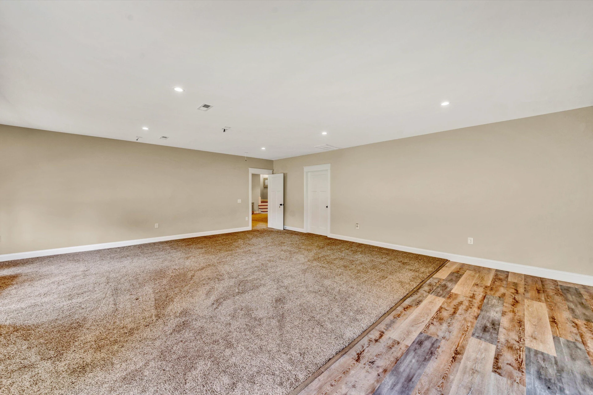 215 Bermuda DR - Photo 44