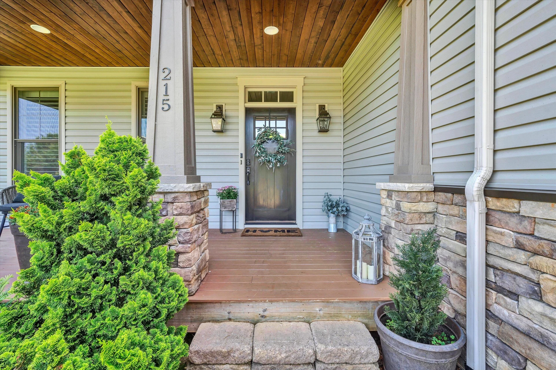215 Bermuda DR - Photo 8