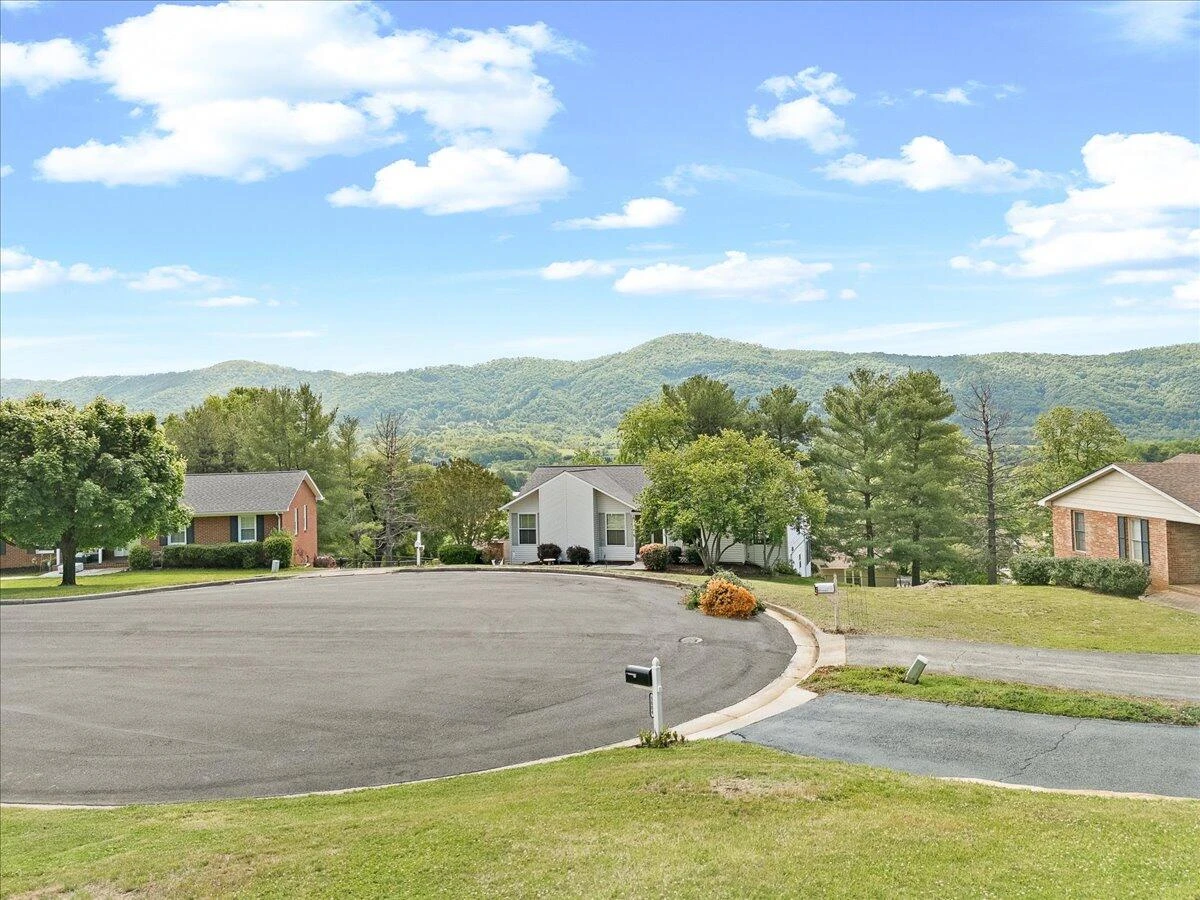 5004 Harvest Ridge RD - Photo 13