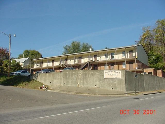 2001 Lynn AVE