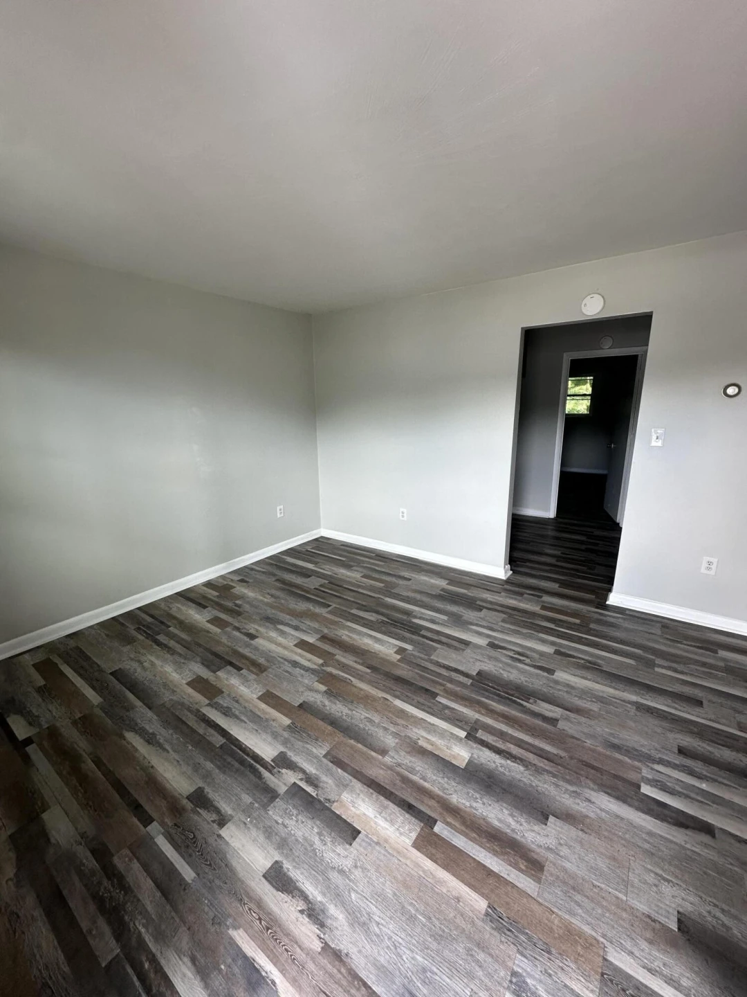 2001 Lynn AVE - Photo 4