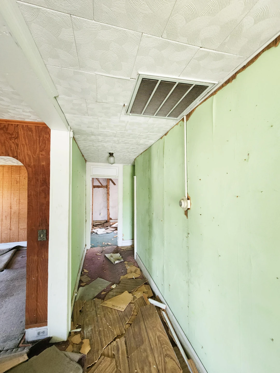 411 alleghany AVE - Photo 9