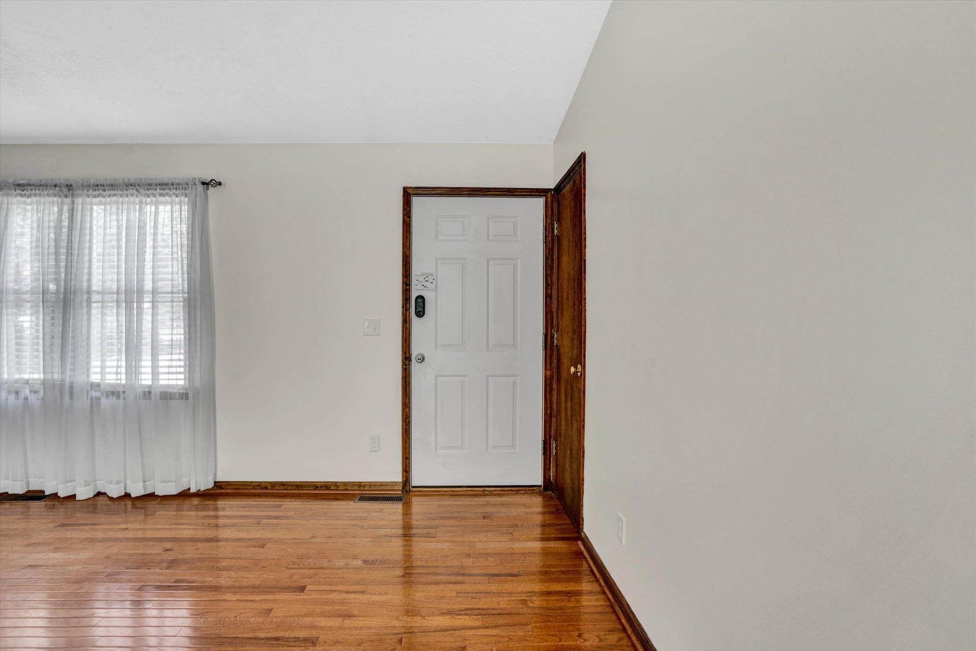190 Dalewood LN - Photo 4