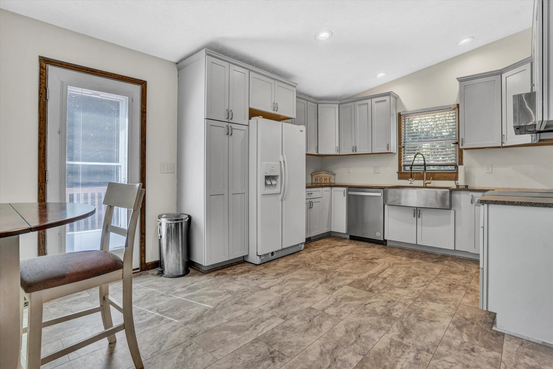 190 Dalewood LN - Photo 9