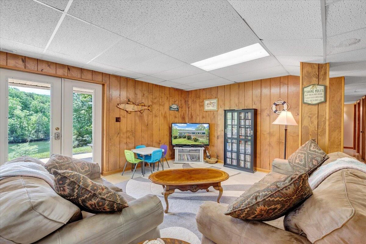 504 WITCHER CREEK LN - Photo 40