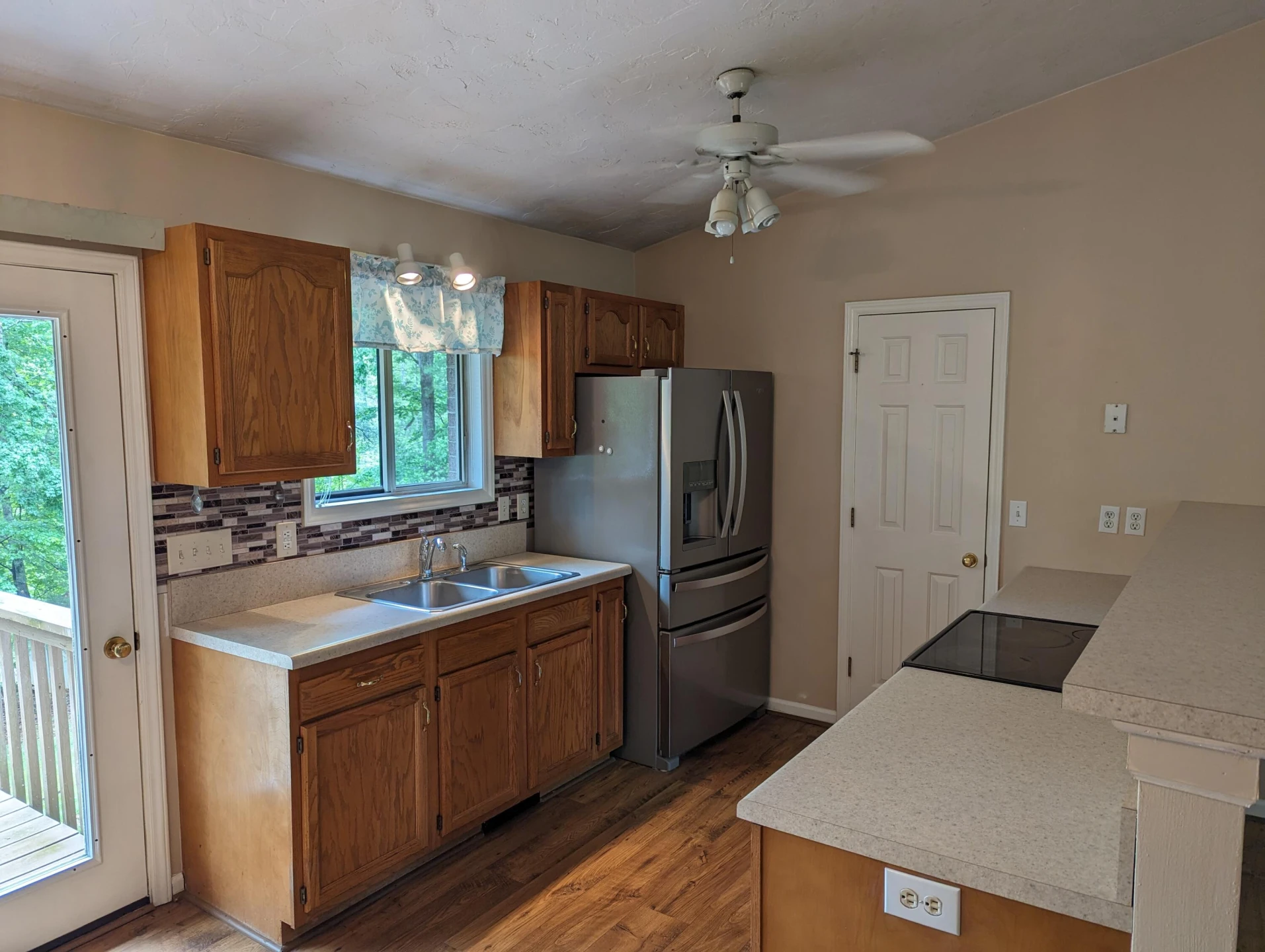 51 Crestwood CIR - Photo 8