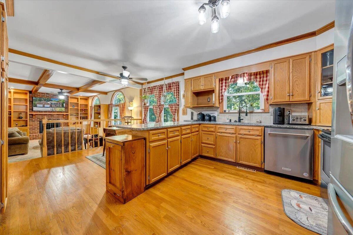 133 Breezewood RD - Photo 14