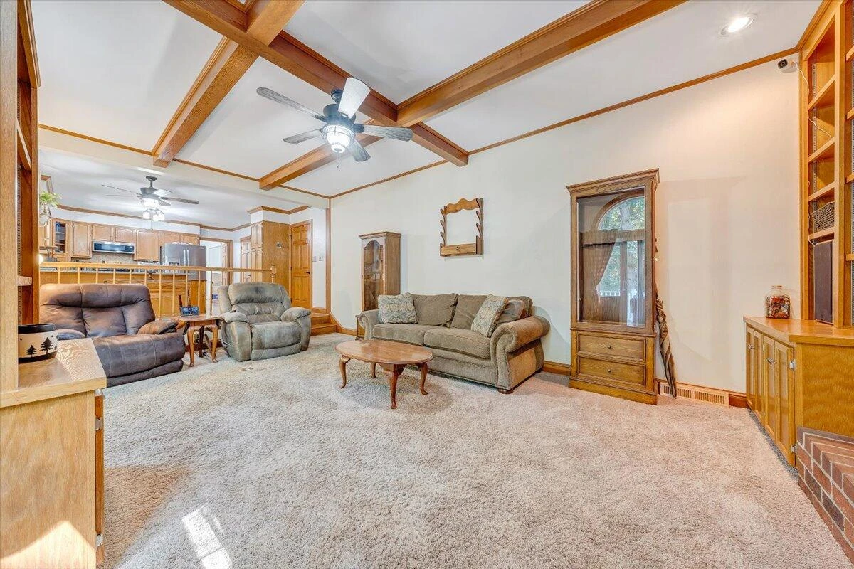 133 Breezewood RD - Photo 18