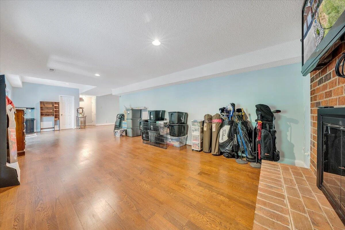 133 Breezewood RD - Photo 37