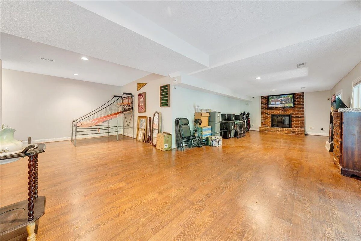 133 Breezewood RD - Photo 40