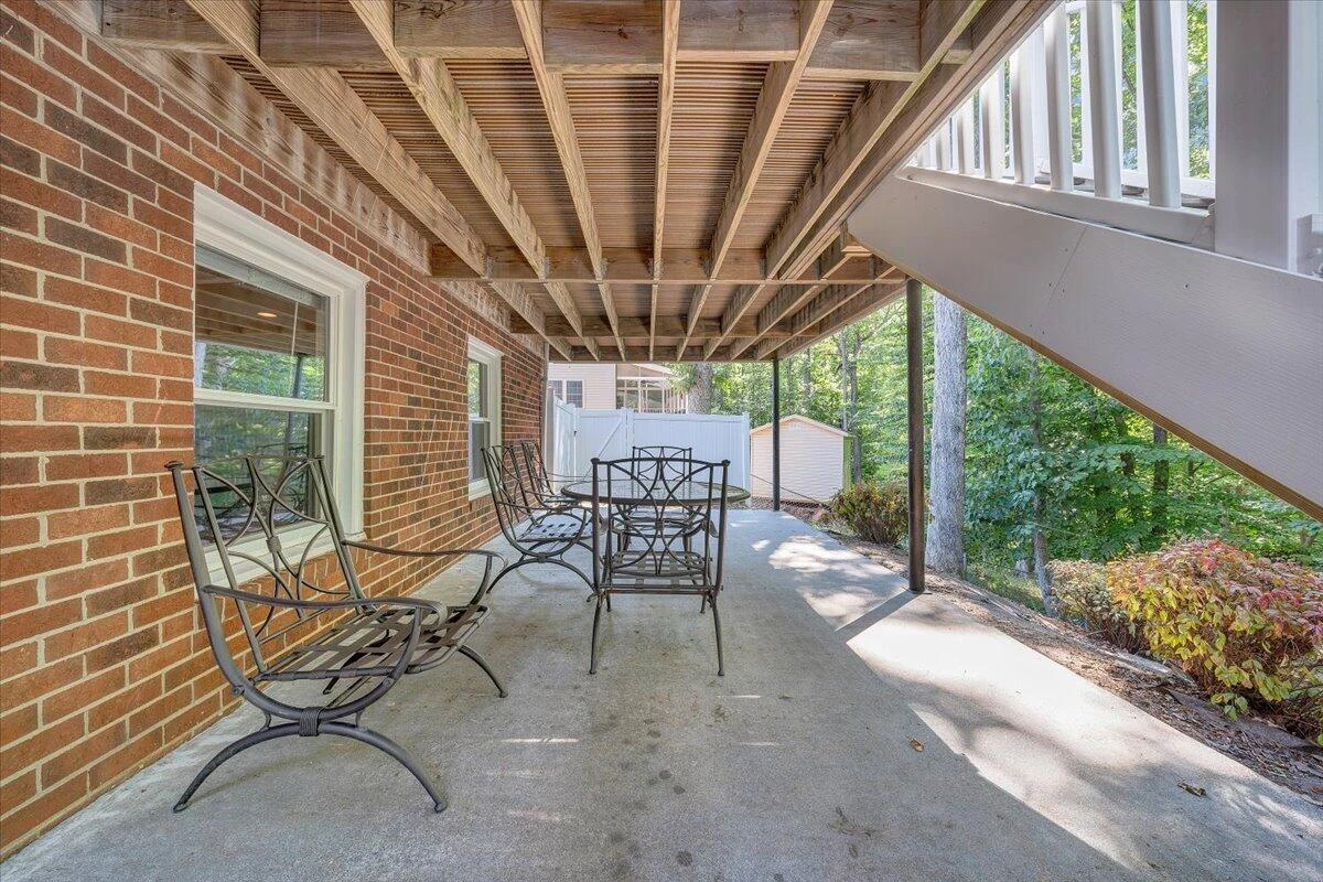 133 Breezewood RD - Photo 43