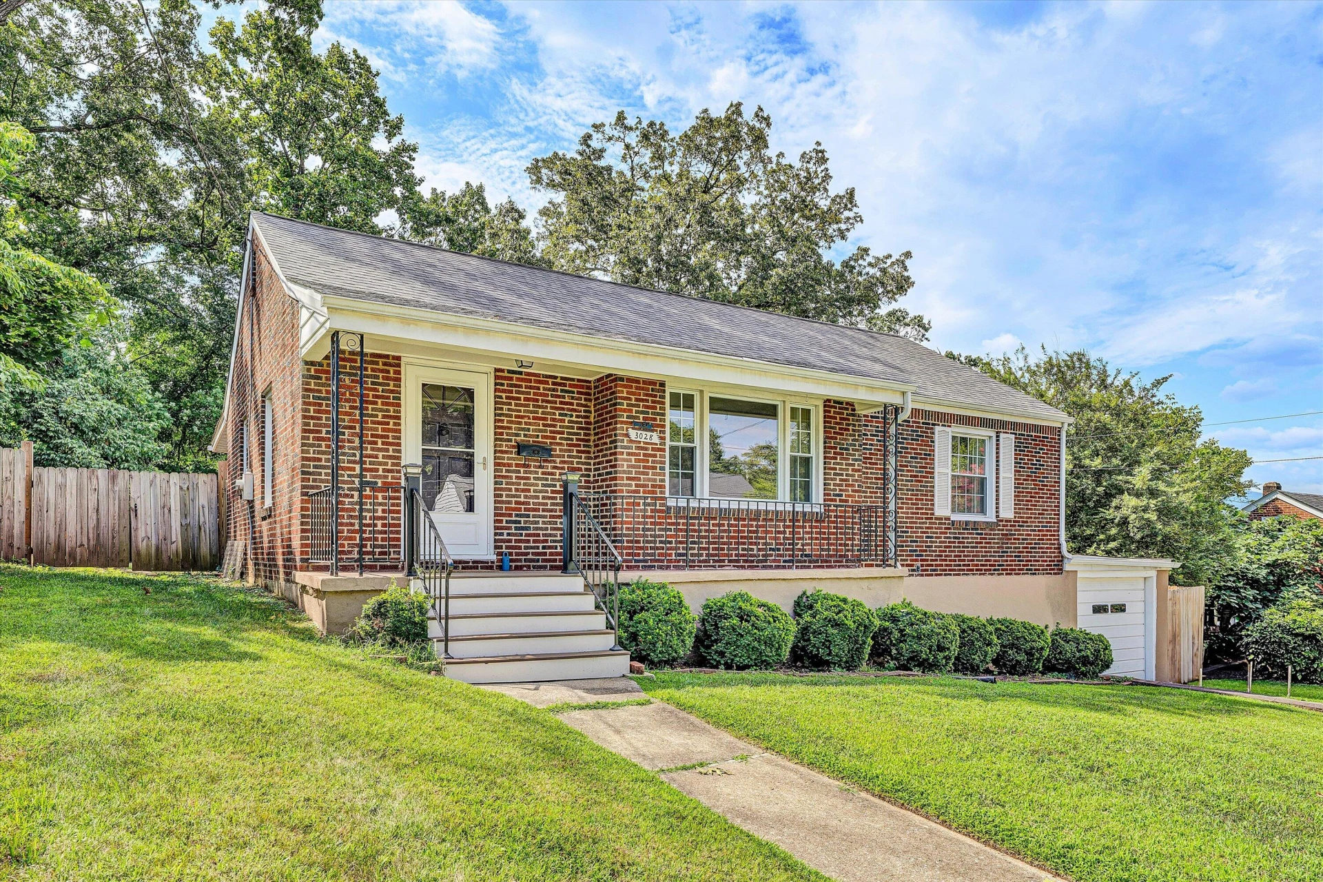 3028 Fleetwood AVE