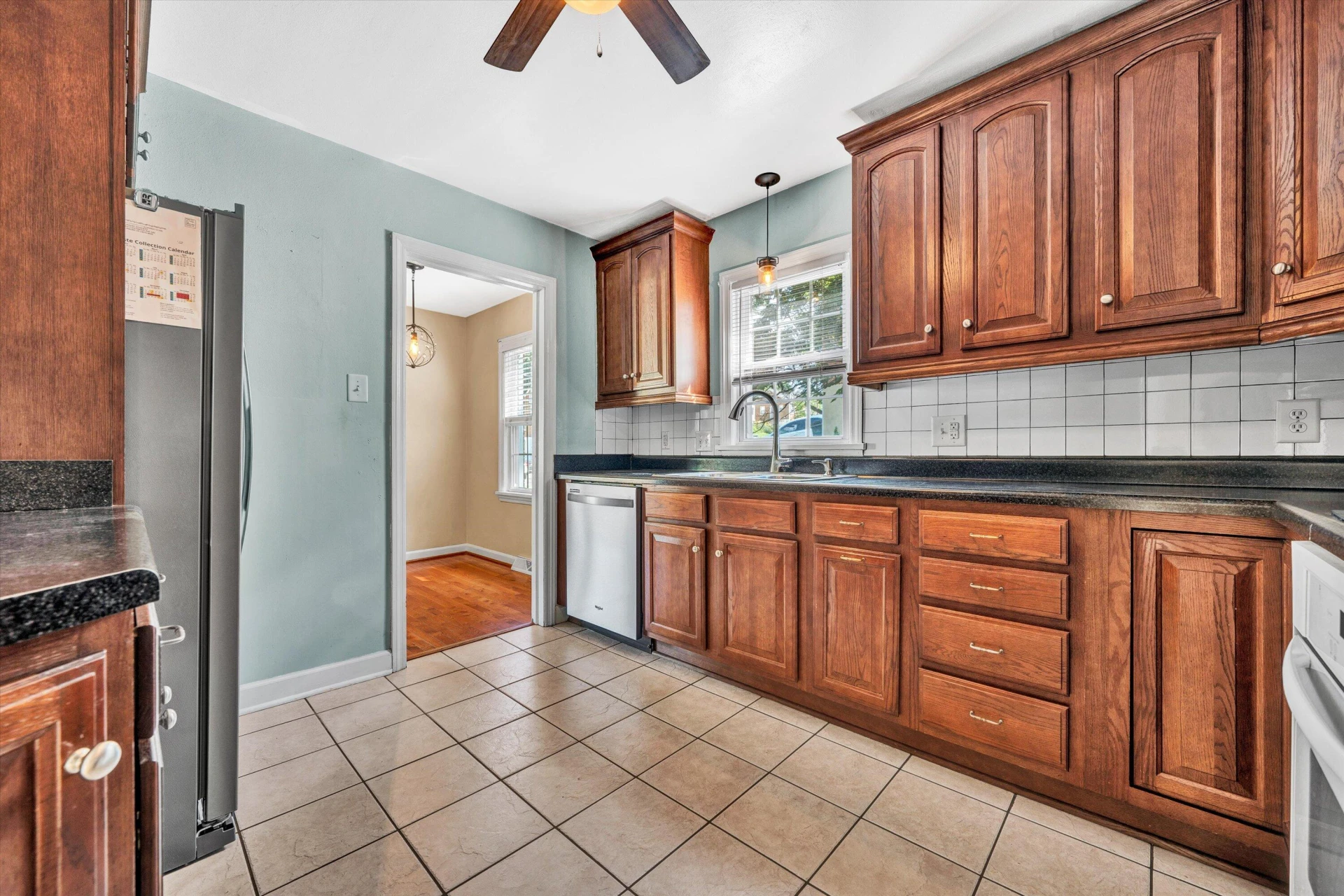3028 Fleetwood AVE - Photo 12
