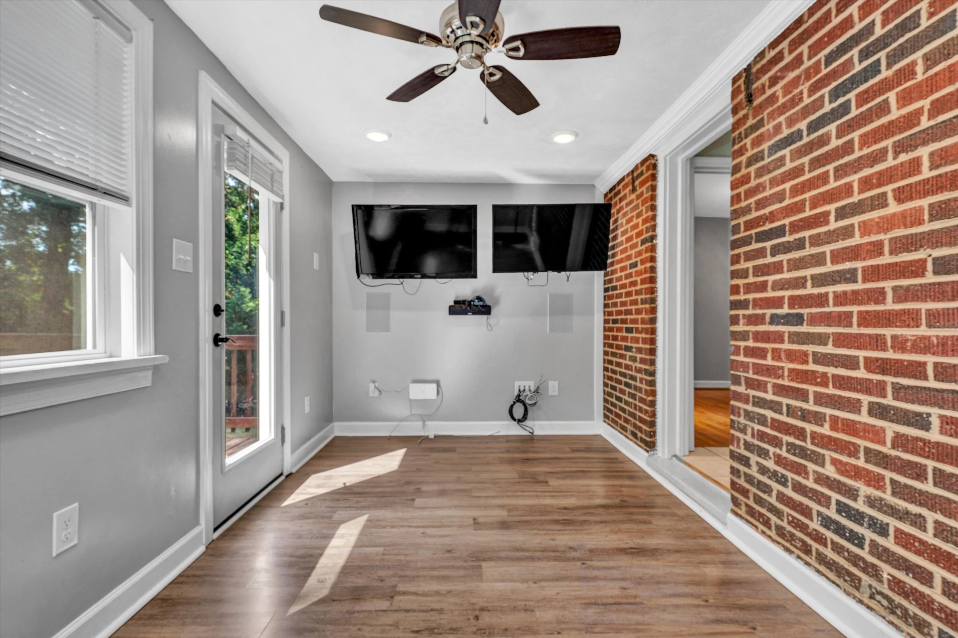 3028 Fleetwood AVE - Photo 16