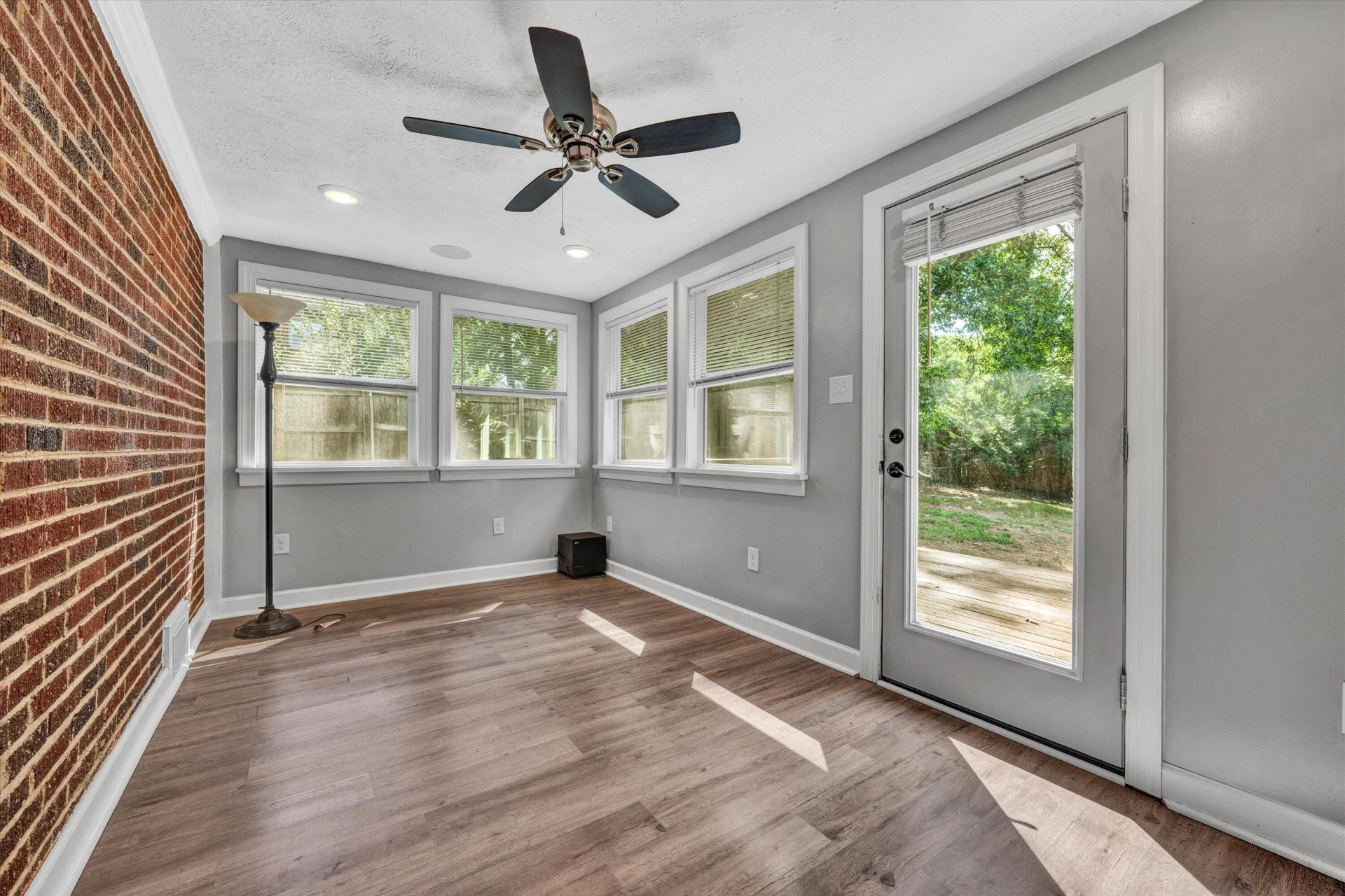 3028 Fleetwood AVE - Photo 17