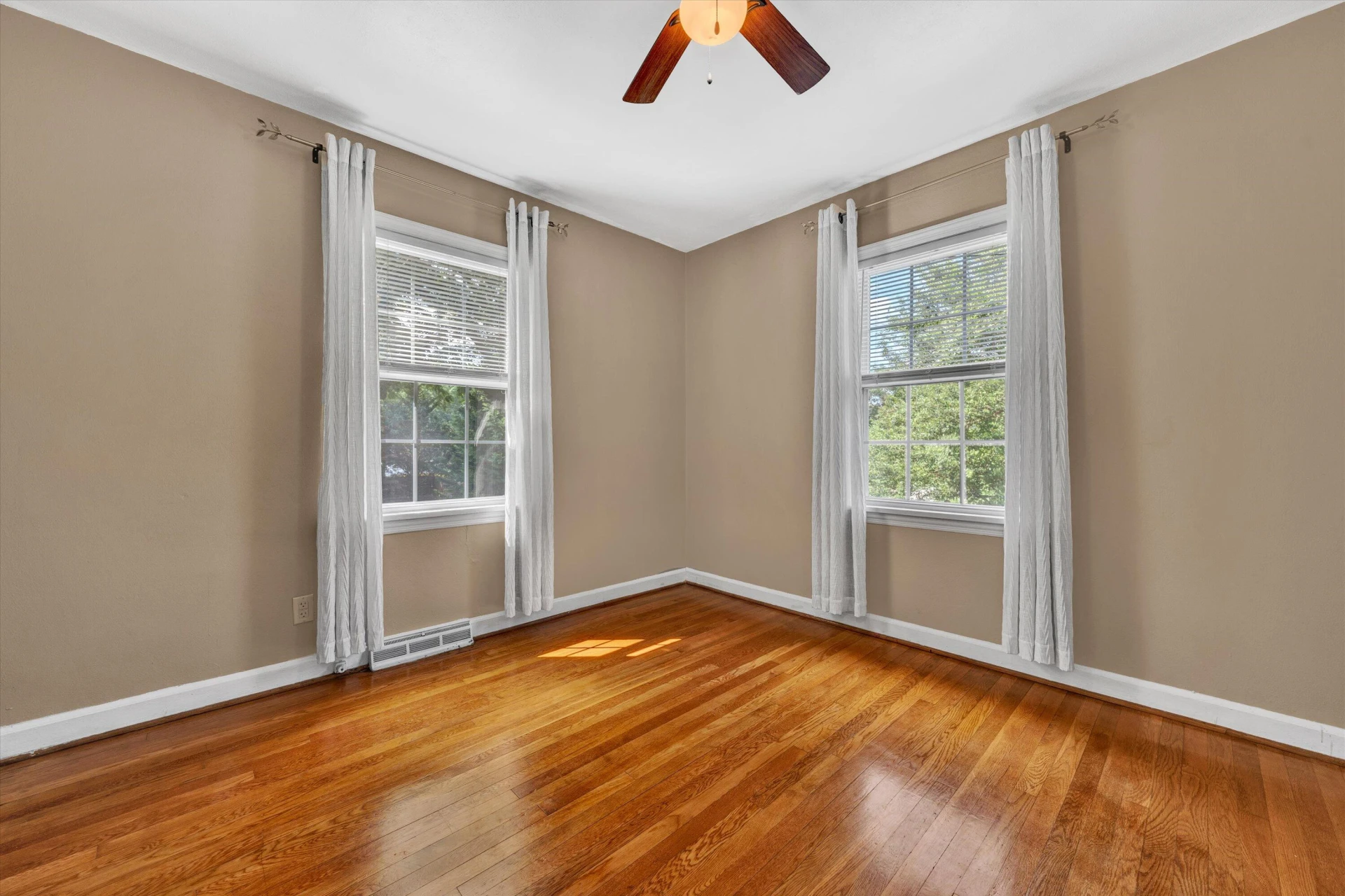 3028 Fleetwood AVE - Photo 23