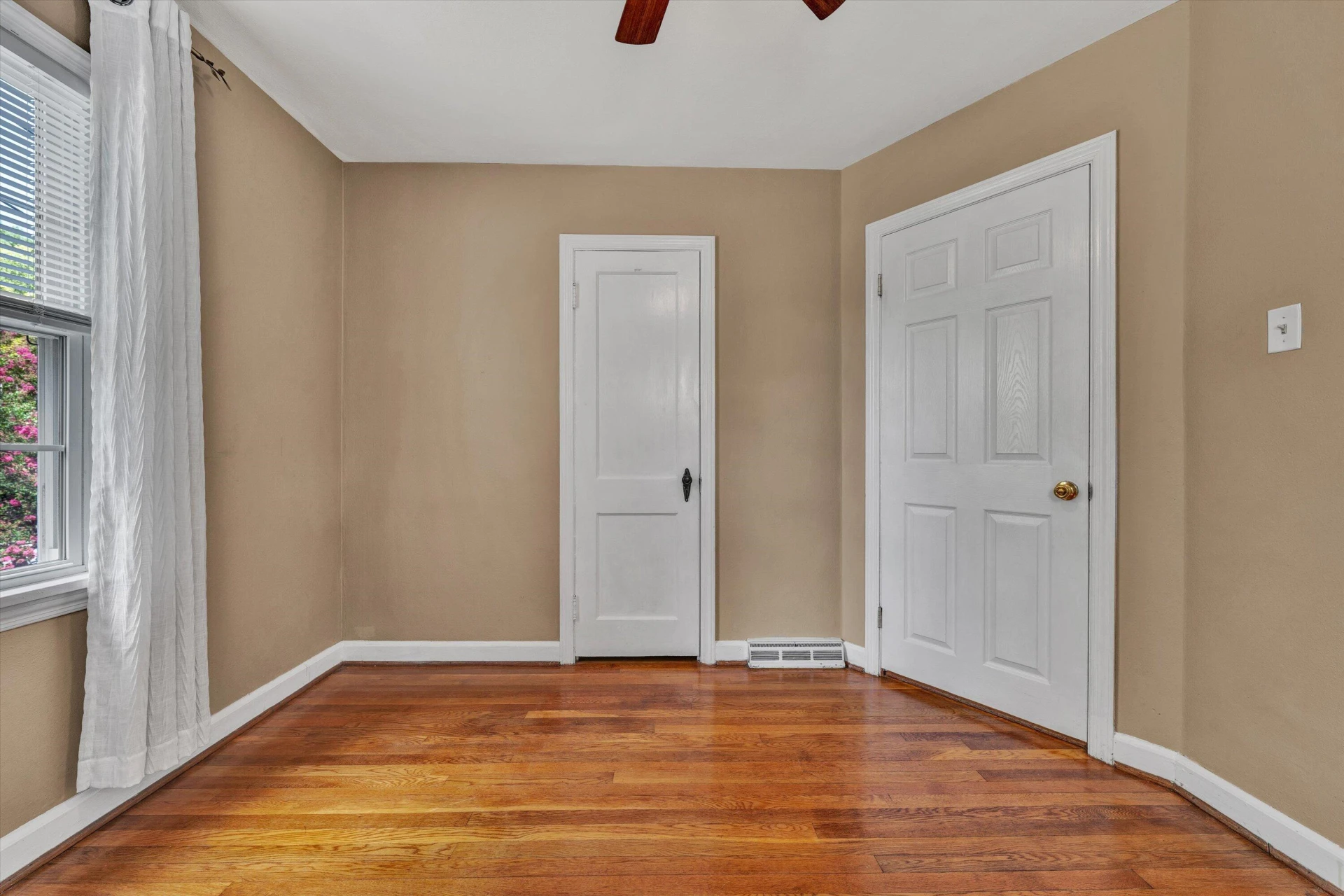 3028 Fleetwood AVE - Photo 24