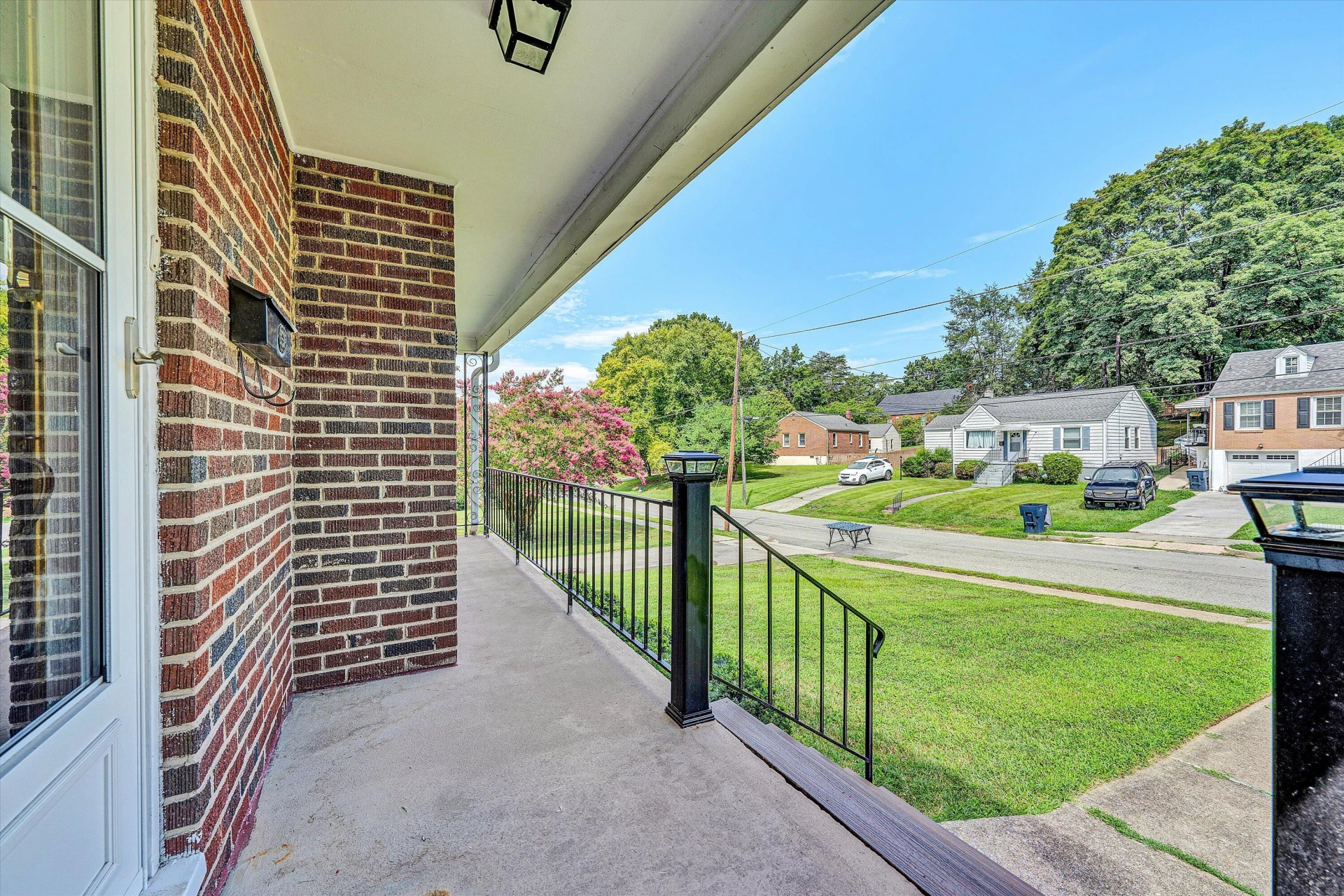 3028 Fleetwood AVE - Photo 5