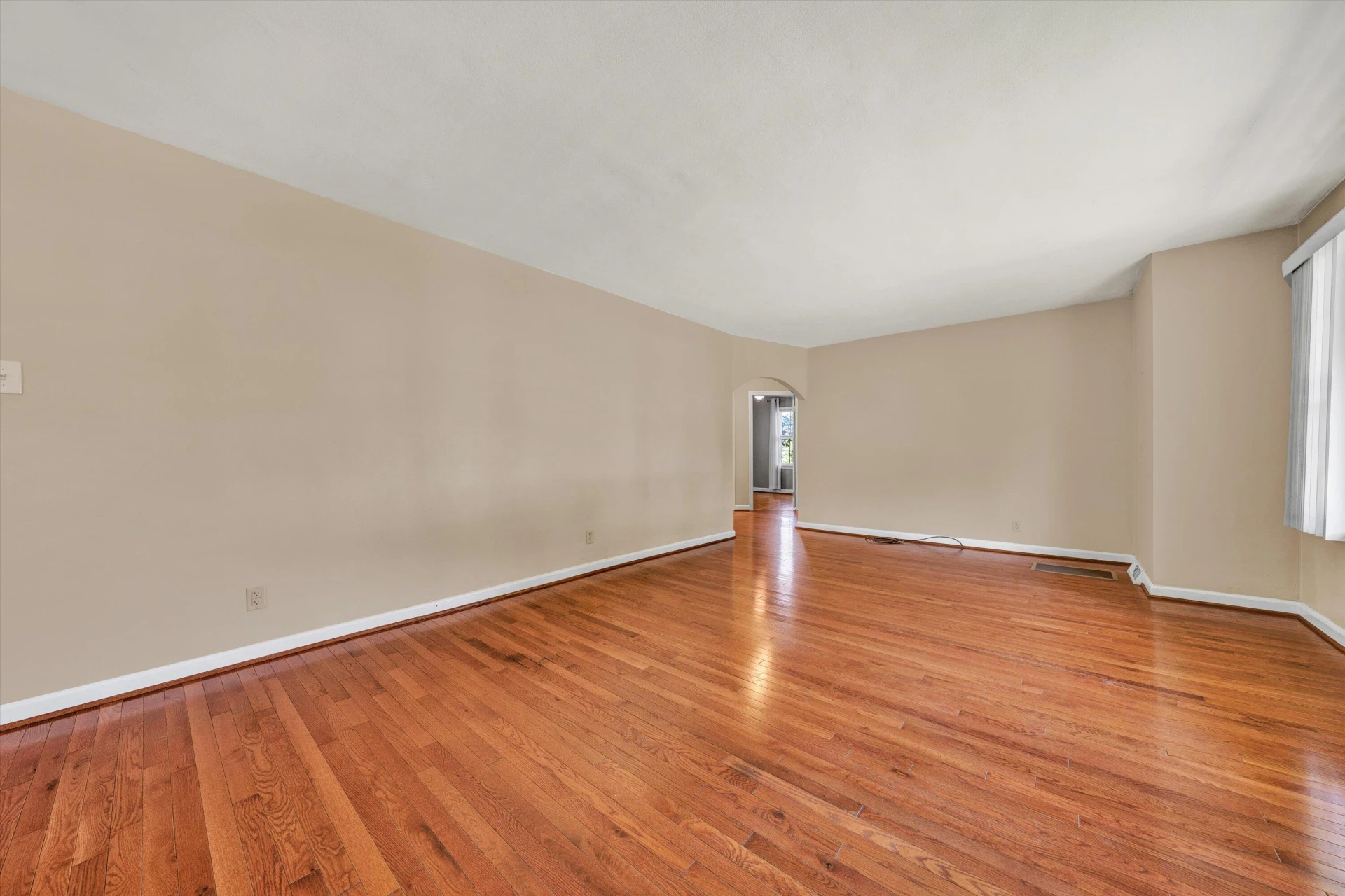 3028 Fleetwood AVE - Photo 9