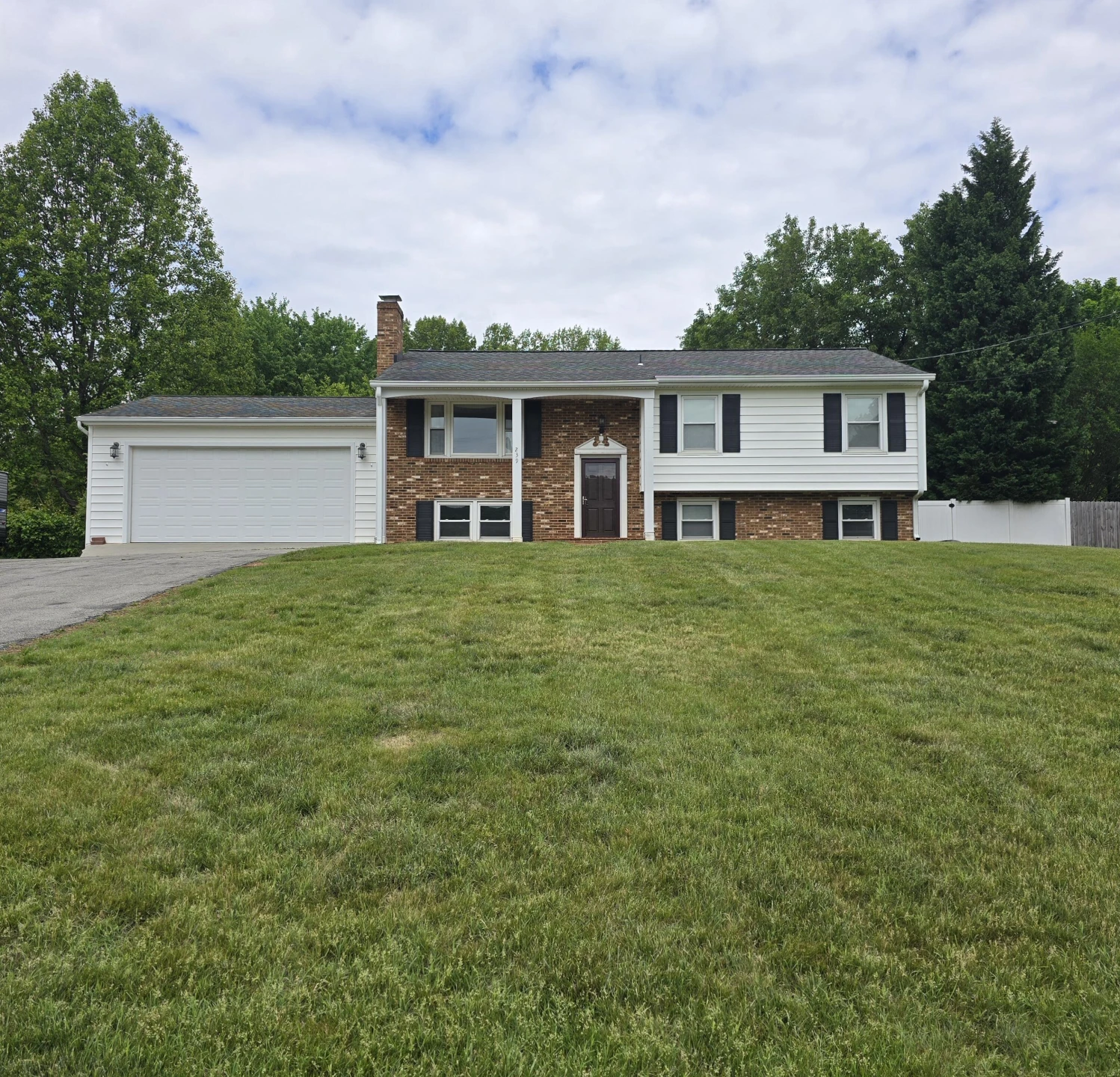 239 Knollwood DR