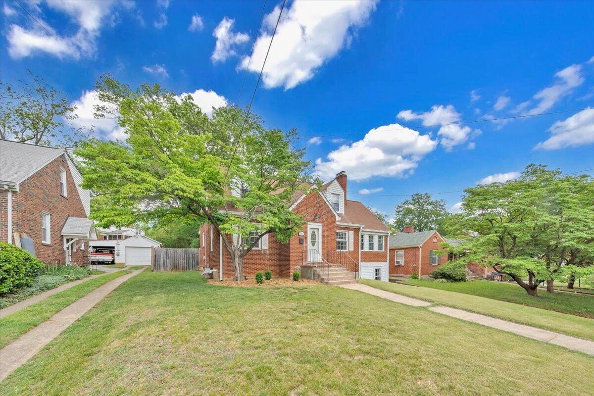3531 Greenland AVE - Photo 2