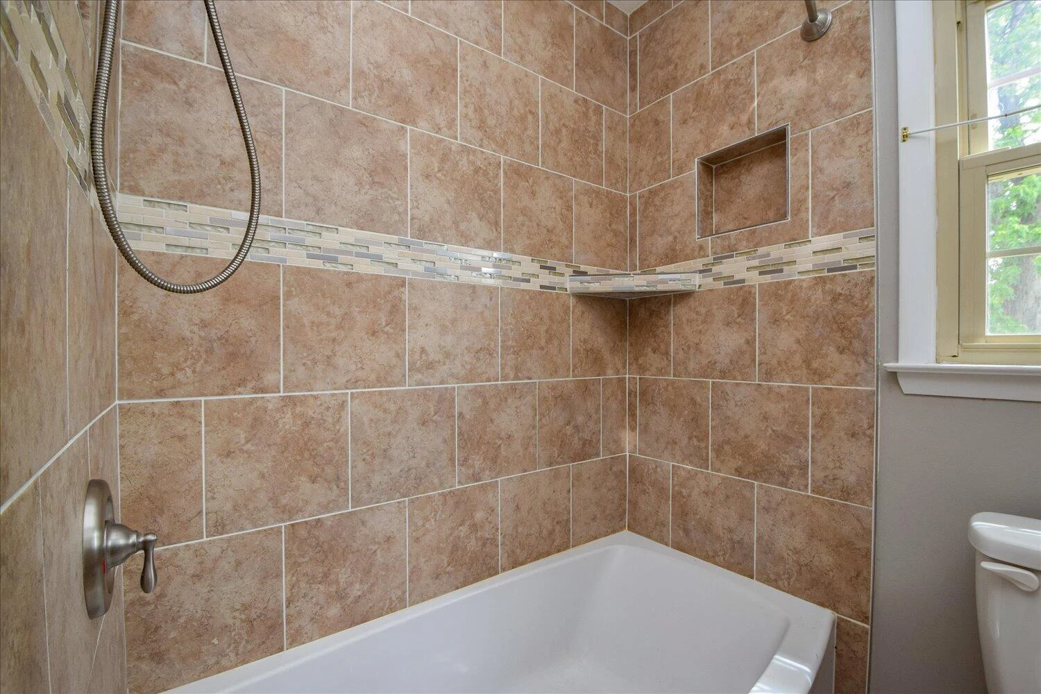 906 Ingleside LN - Photo 18