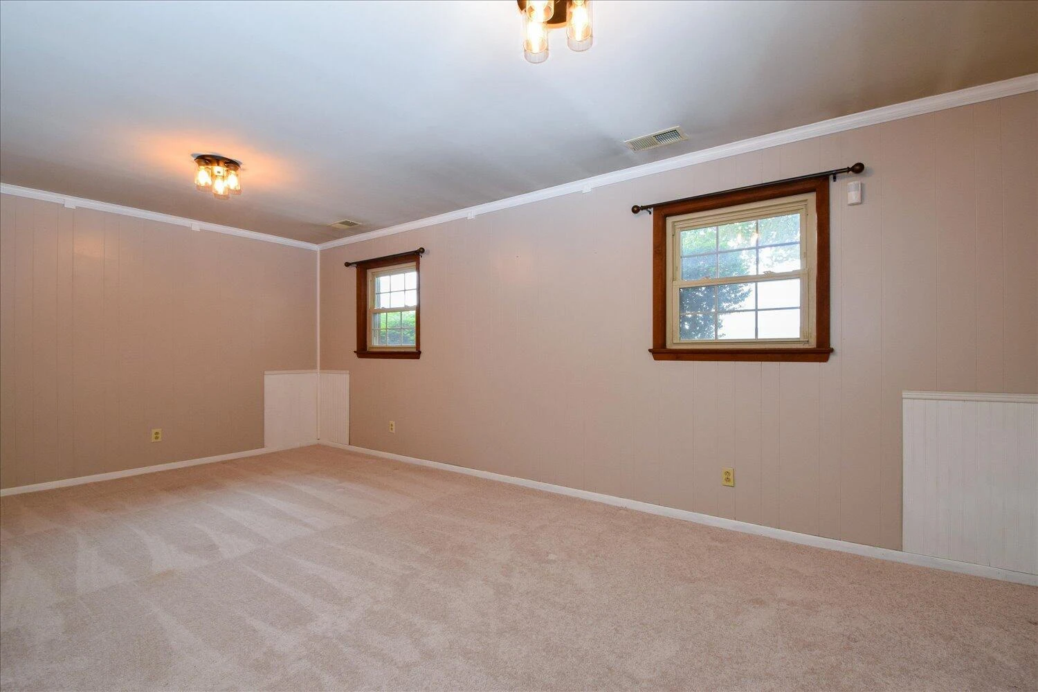 906 Ingleside LN - Photo 19