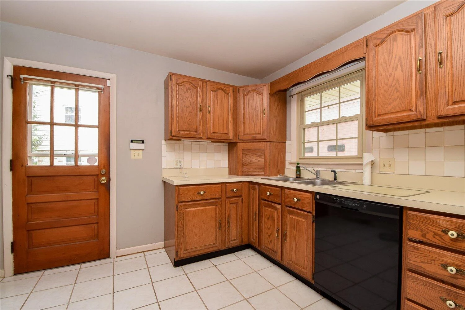 906 Ingleside LN - Photo 9