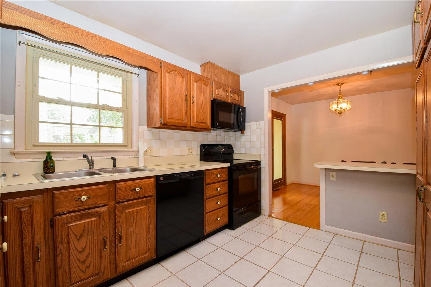 906 Ingleside LN - Photo 11
