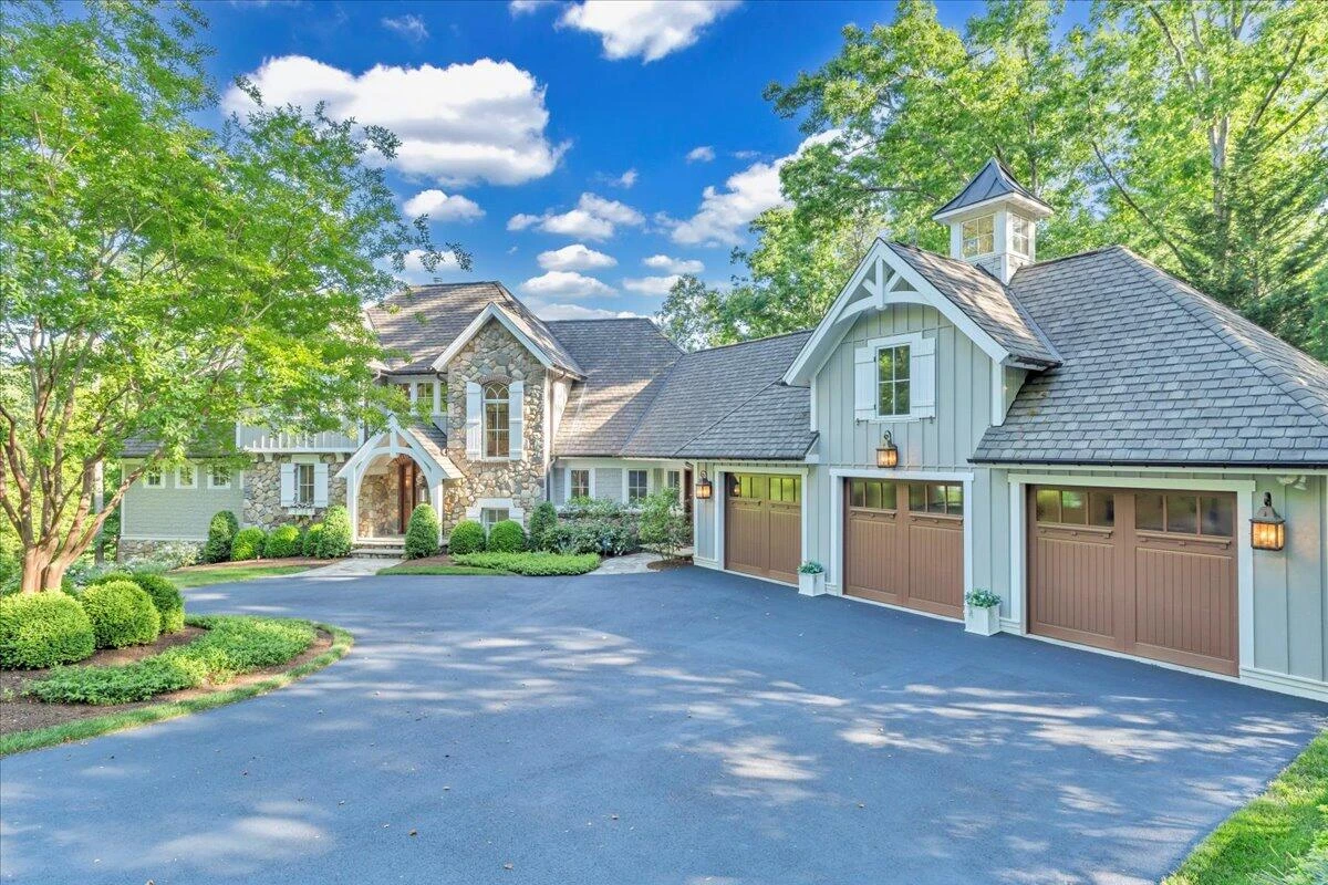 549 Island Pointe LN