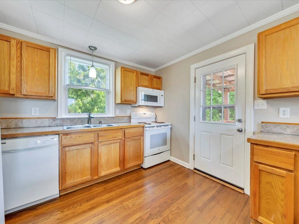 4229 Old Liberty DR - Photo 11