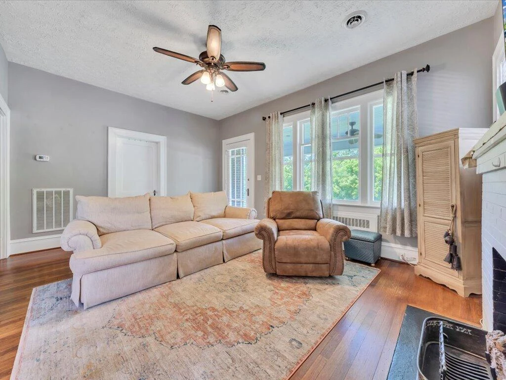 370 Bassett Heights Rd RD - Photo 2