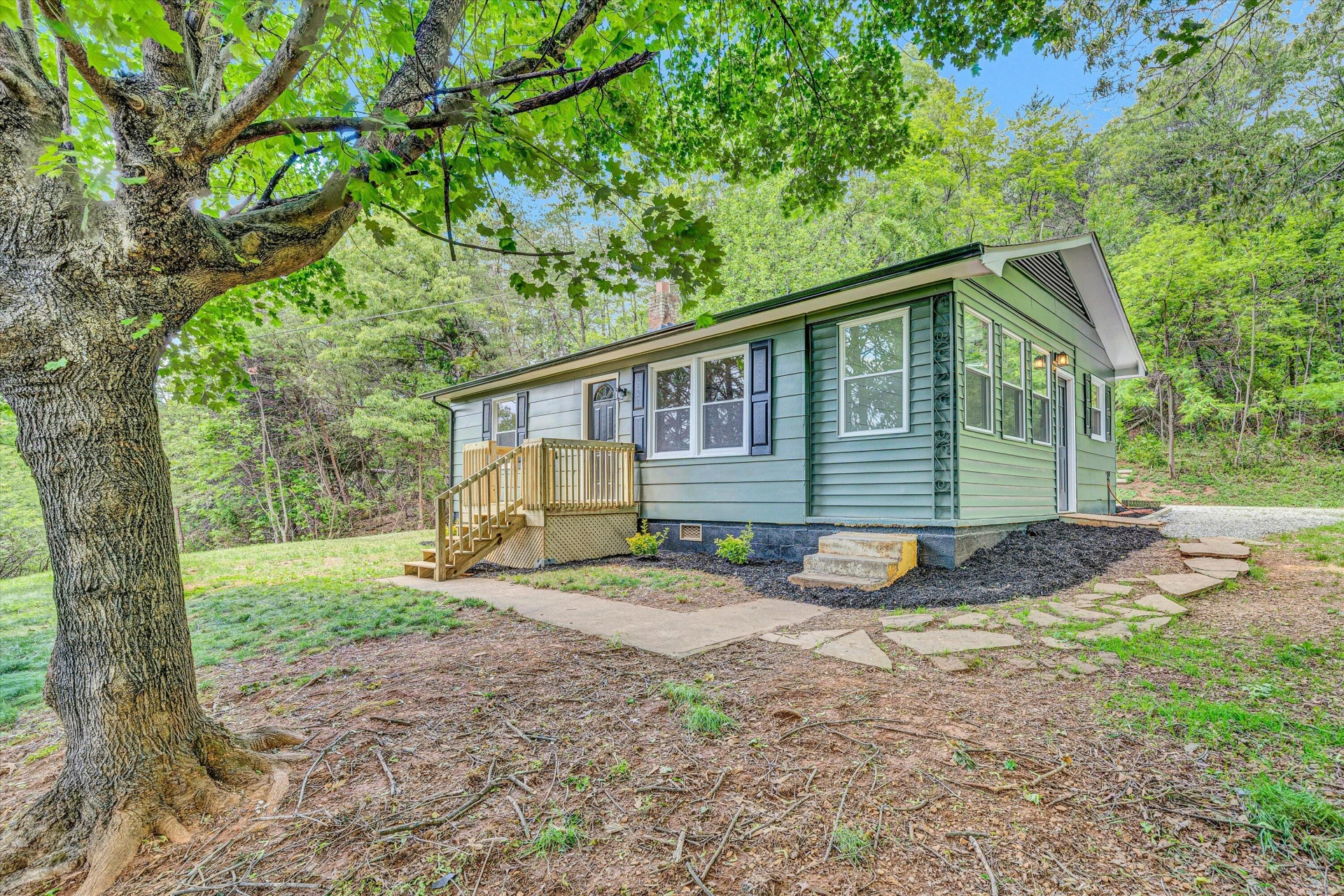 160 Primrose RD - Photo 2