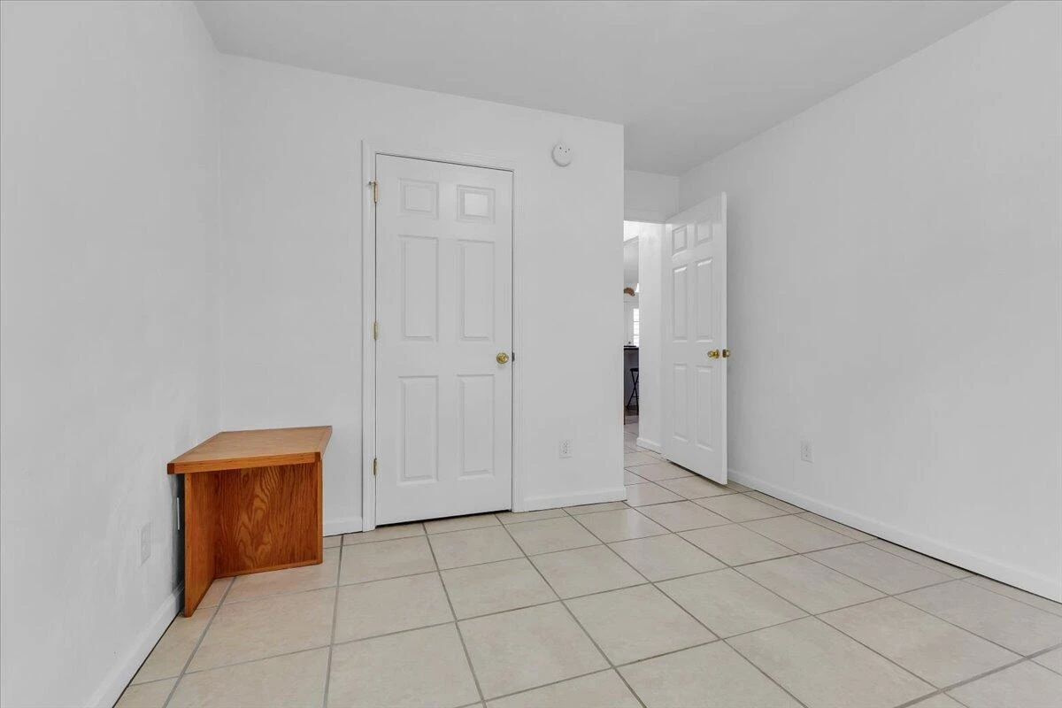 1359 Brooks AVE - Photo 17