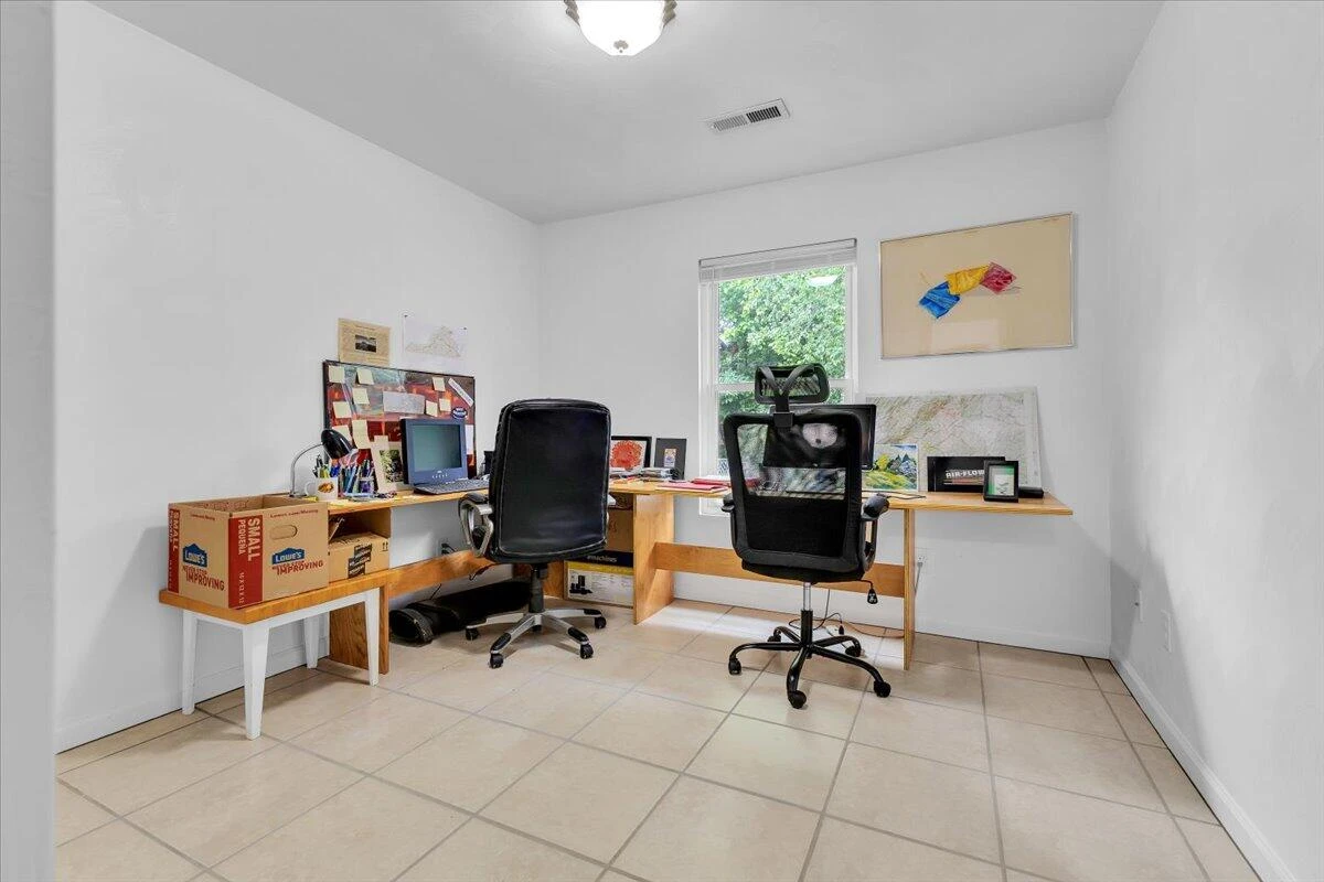 1359 Brooks AVE - Photo 20