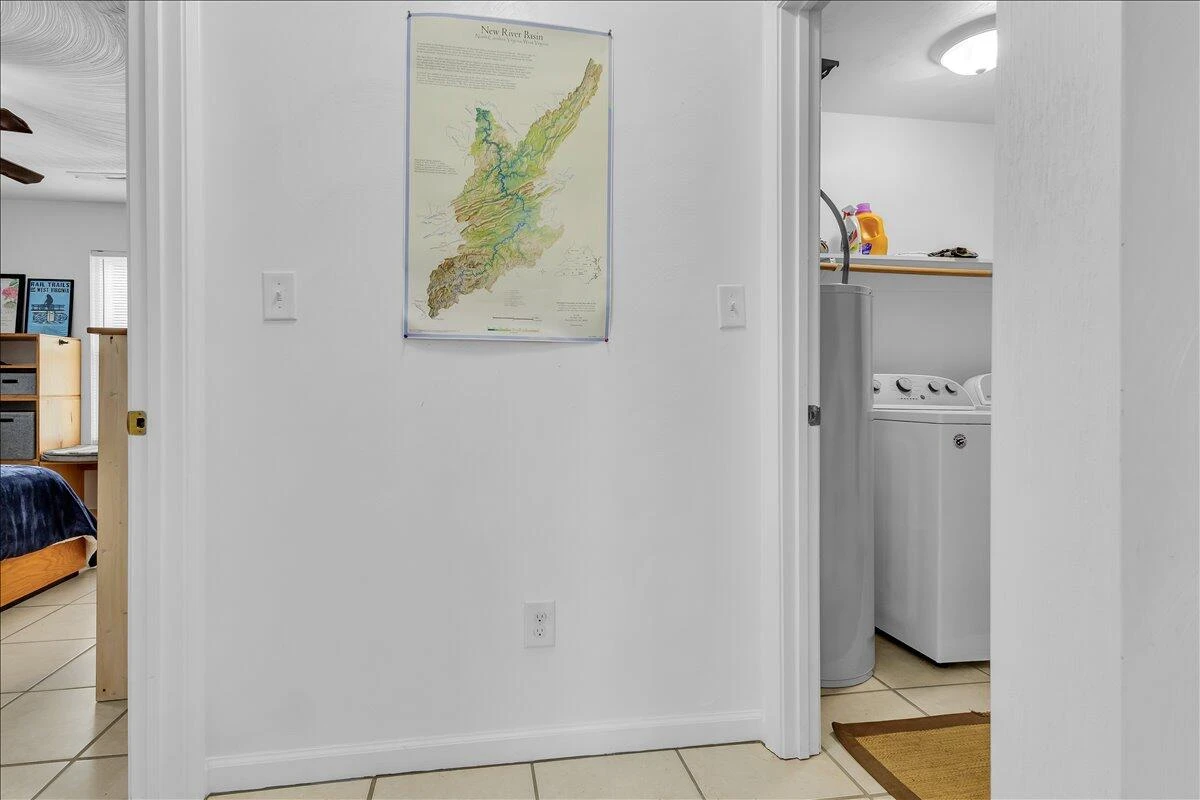 1359 Brooks AVE - Photo 21